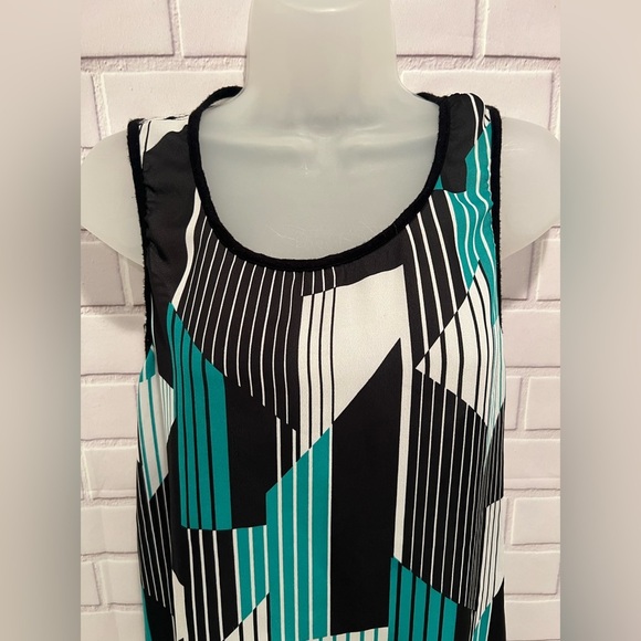 Women sleeveless top /size M - Picture 3 of 6